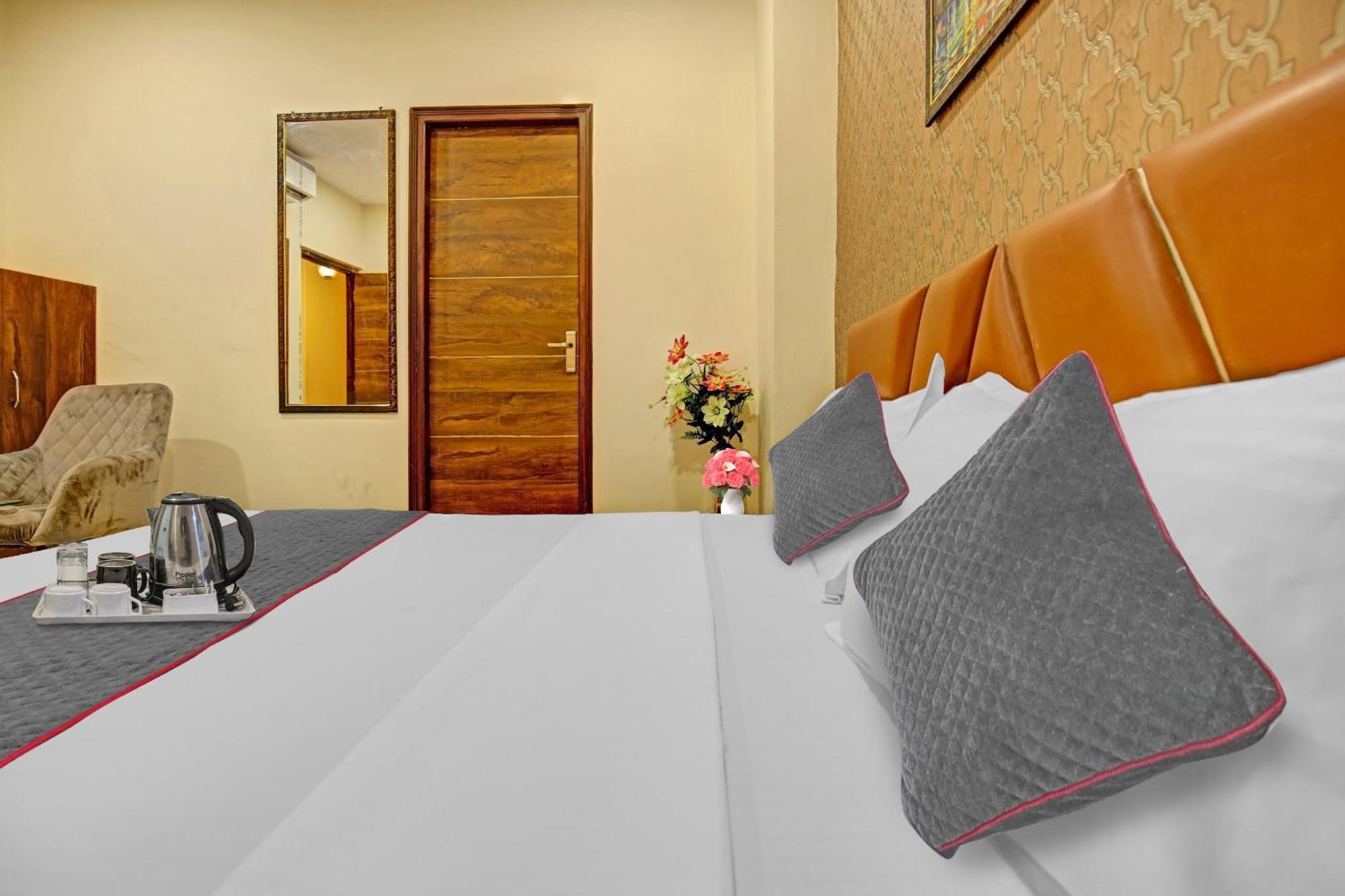 فندق Townhouse Sky لوديانا المظهر الخارجي الصورة