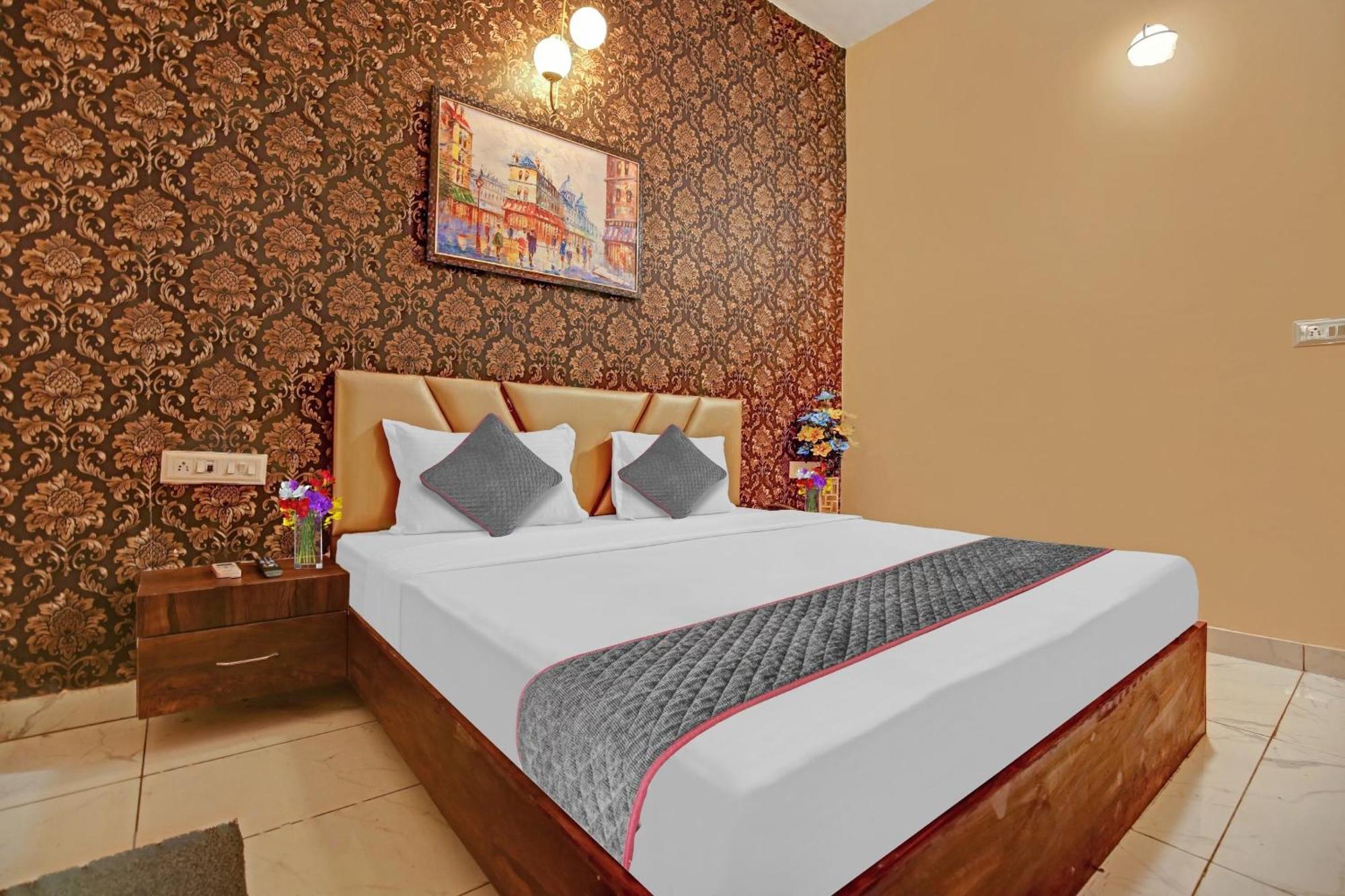 فندق Townhouse Sky لوديانا المظهر الخارجي الصورة