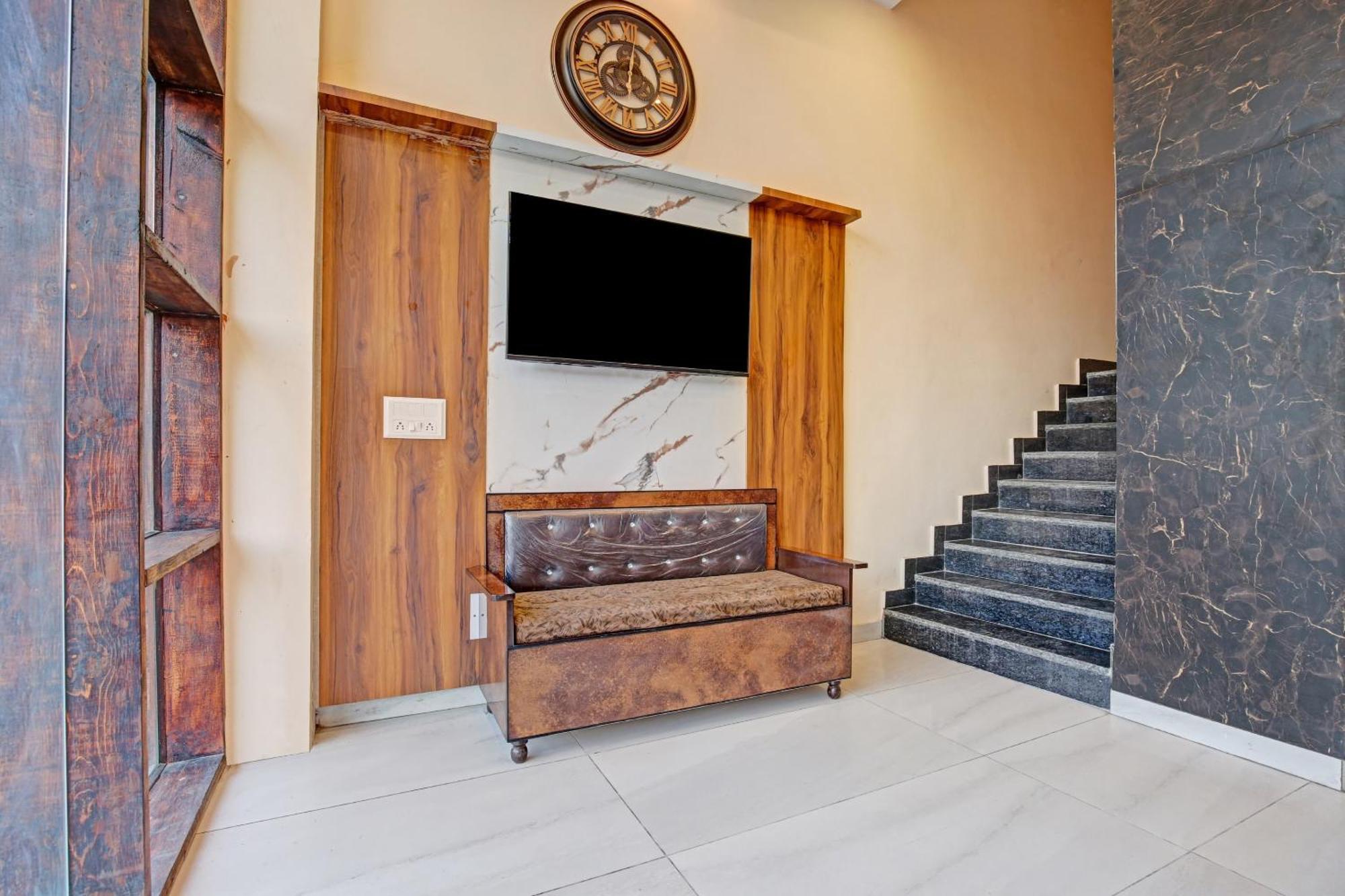 فندق Townhouse Sky لوديانا المظهر الخارجي الصورة